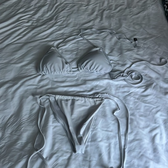 Fabletics white high leg string bikini bottom - Picture 3 of 3